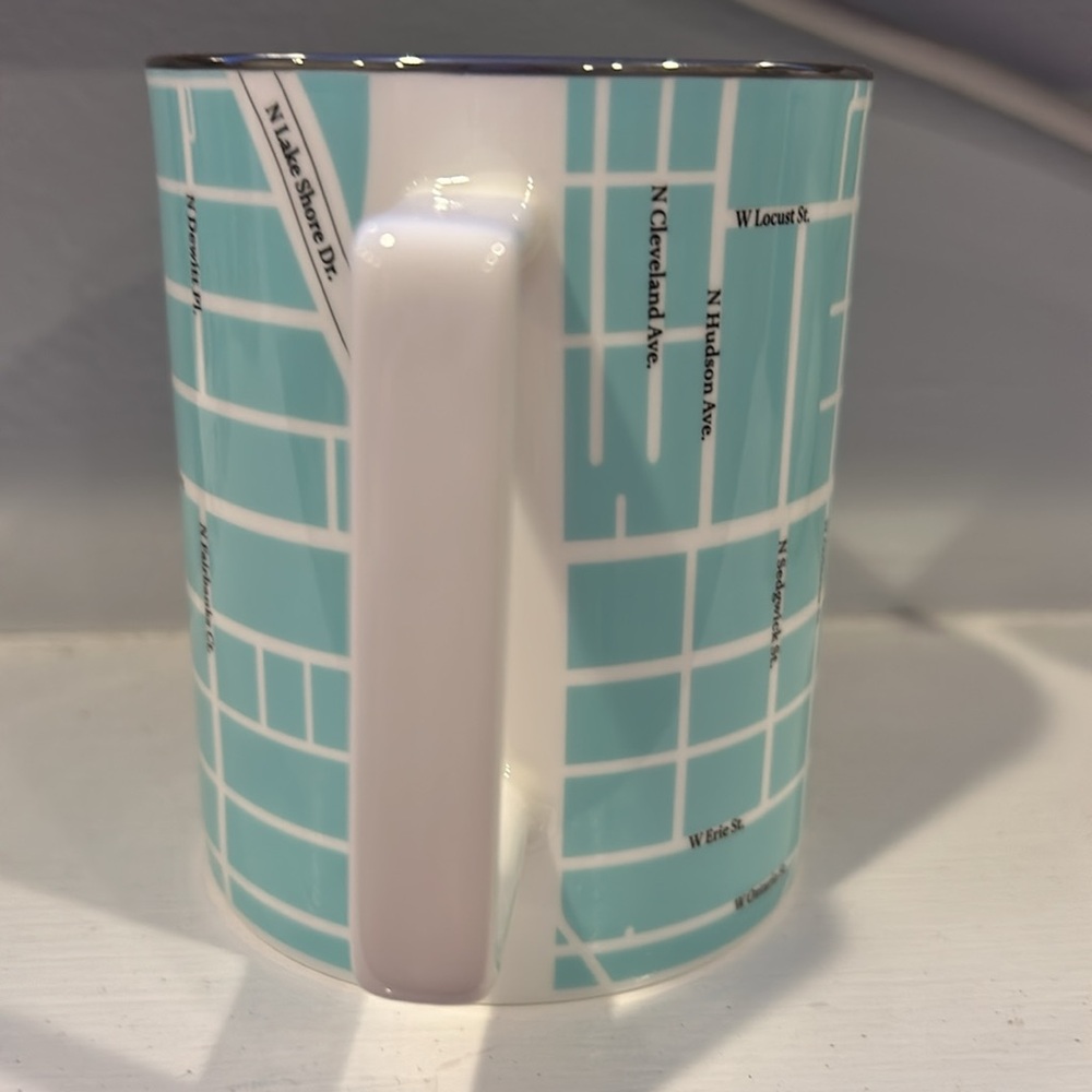 RARE!!!  Tiffany & co CHICAGO MUG- retired - Picture 2 of 5